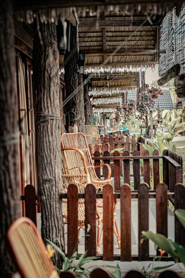 Nipoh Beach Cottage Kijal Bagian luar foto